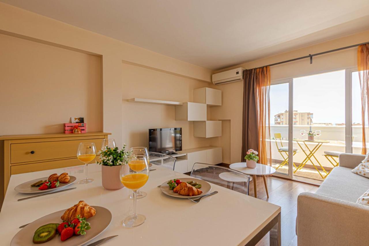 797 Holiday Rentals- Atico En Arroyo De La Miel Con Hermosas Vistas เบนัลมาเดนา ภายนอก รูปภาพ